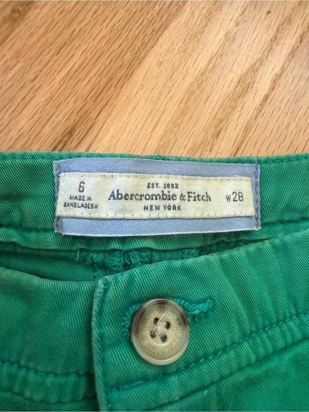 Women's Green Abercrombie & Fitch Shorts - Size 6 - Picture 3 of 3